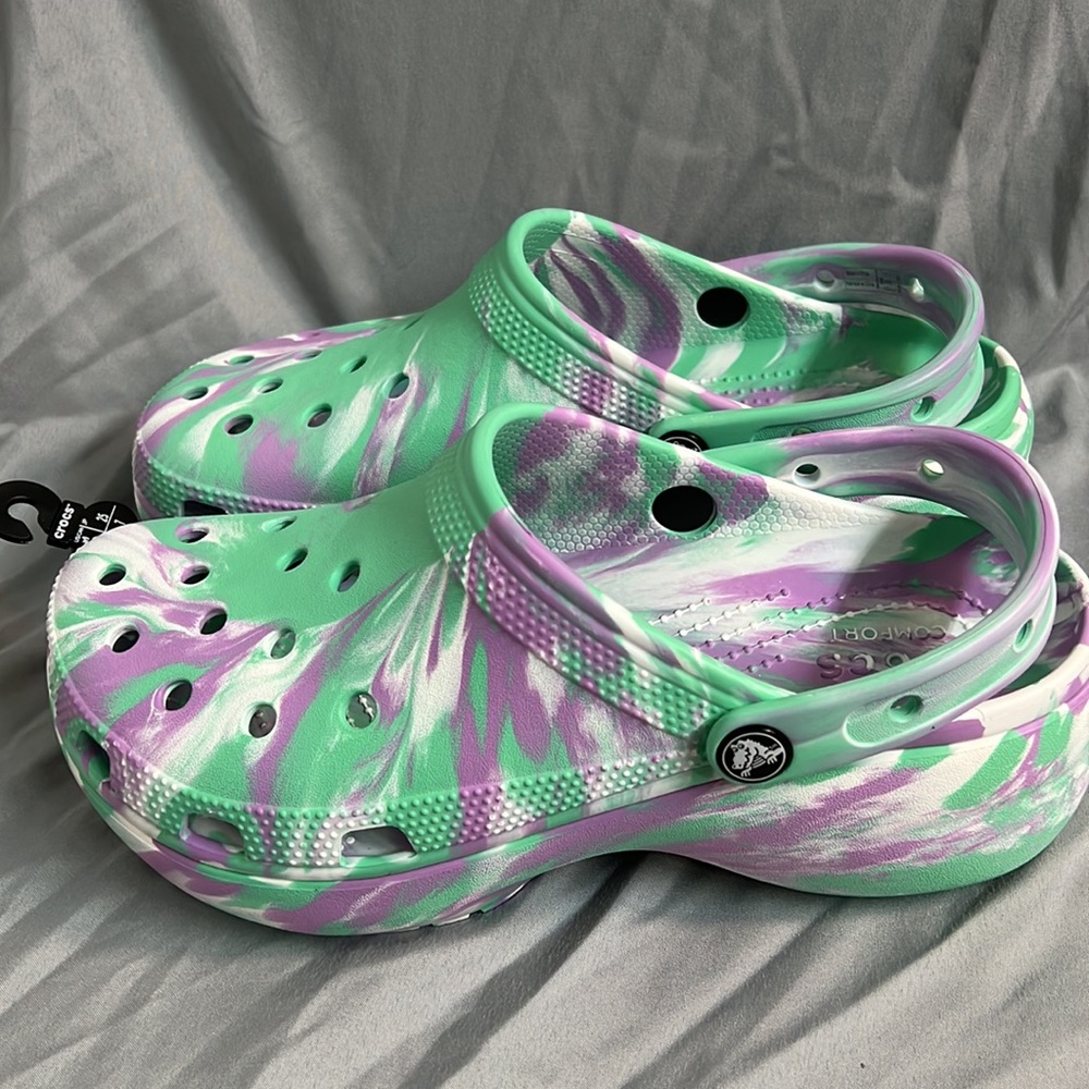 Crocs Purple and Pistachio Marbled Platform size 9 NWT
